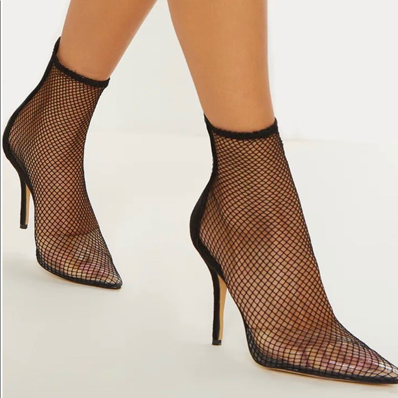 PrettyLittleThing Shoes - Pretty Little Thing POT black fishnet bootie
